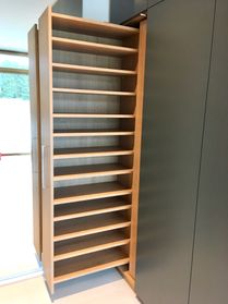 Schreinerei Meroth Wehr - Garderobe mit Schuhauszug