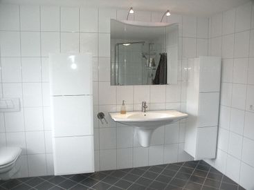 Schreinerei Meroth Wehr - Badezimmermöbel